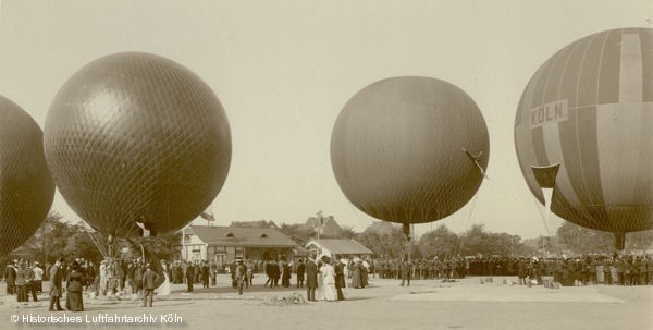 Gordon-Bennet-Ausscheidungswettbewerb 1906 Köln Lindentor mit Ballon "Cöln"
