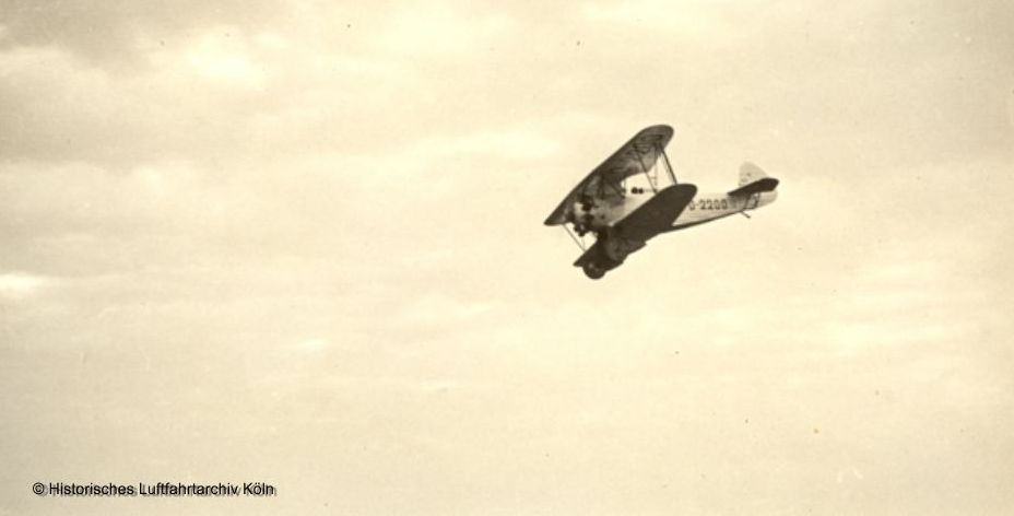 Gerhard Fieseler fliegt die F2 Tigerschwalbe beim Flugrag 1935 in Kln Butzweilerhof