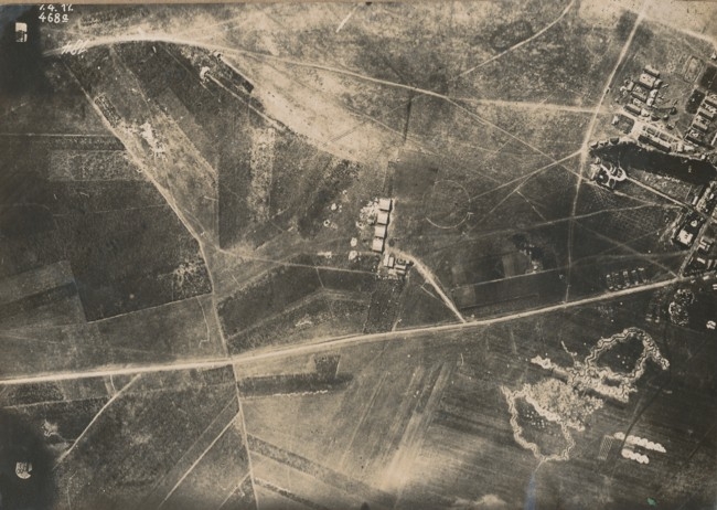 Luftbild eines Feldflugplatz
