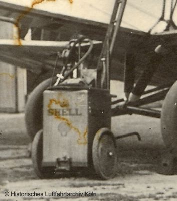 Schmierwagen für Öl auf dem Flughafen Köln Butzweilerhof um 1926