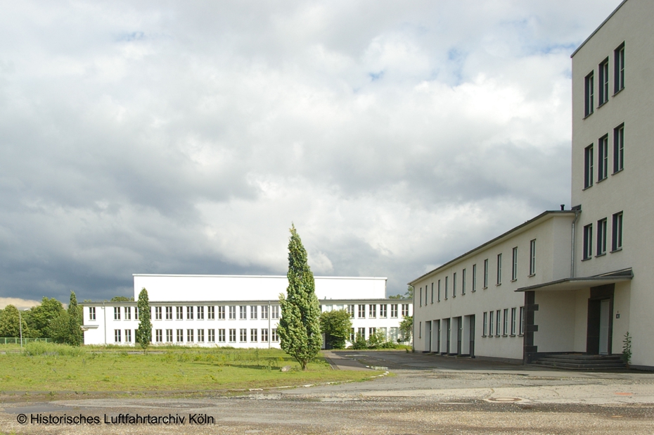 Die Nordseite der Halle 2 des Flughafen Kln Butzweilerhof