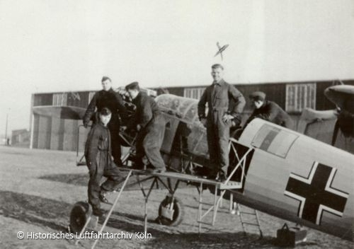 Eine Me 109 für technische Lehrgänge der Luftwaffe auf dem Flughafen Butzweilerhof